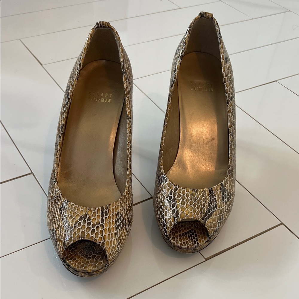 Stuart Weitzman Snakeskin Peep-Toe Heels/ size 9.5
